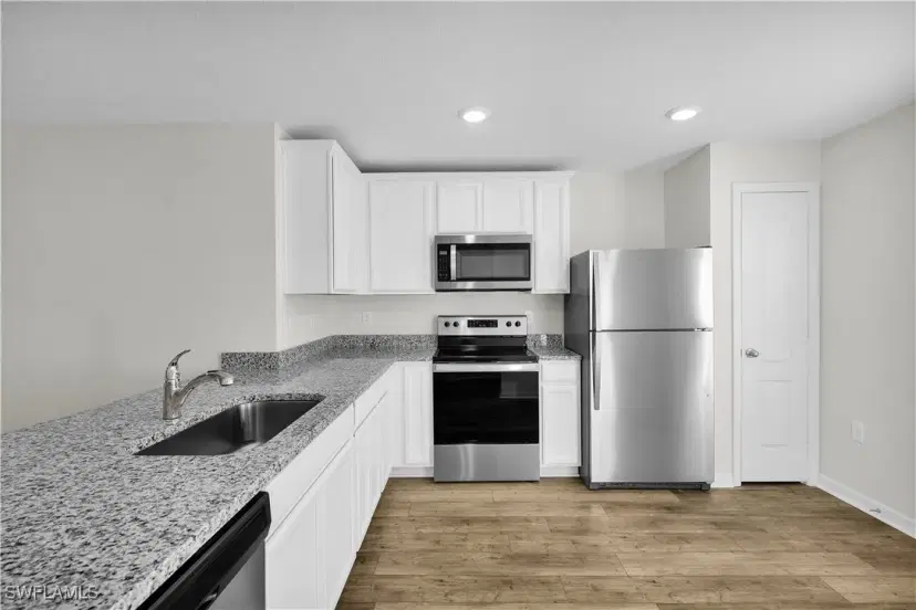 Picture of 247 Blackstone Dr, Fort Myers FL 33913