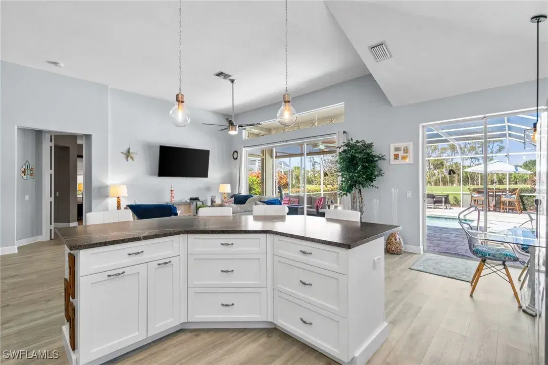 Picture of 1849 Pondside Ln, Naples, FL 34109