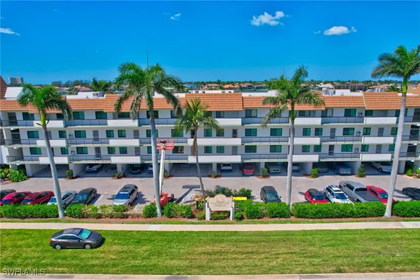 Picture of 750 W Elkcam Cir 318, Marco Island FL 34145