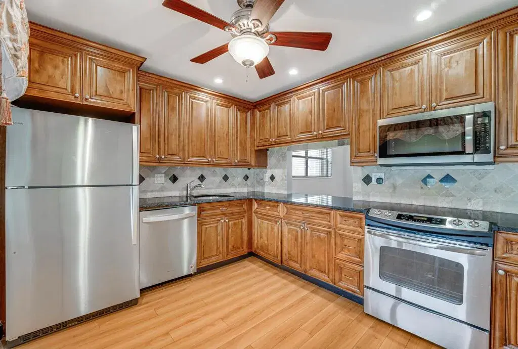 Picture of 104 Lake Helen Drive, West Palm Beach, FL 33411