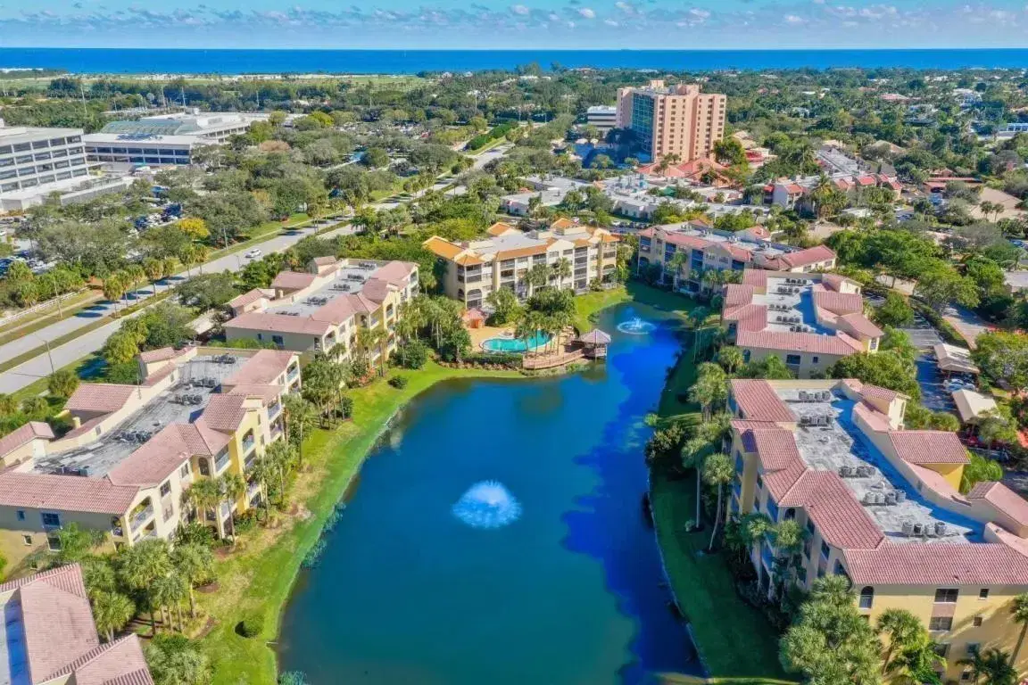 Picture of 300 Uno Lago Drive 101, Juno Beach, FL 33408