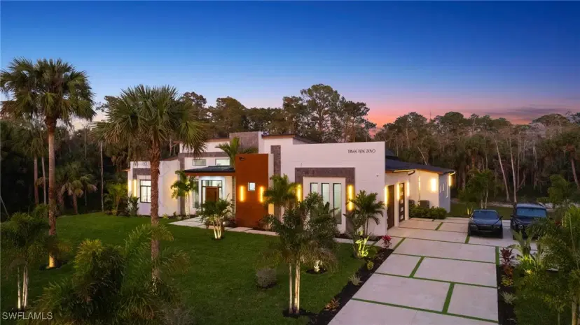 Picture of 390 3Rd St Nw, Naples FL 34120