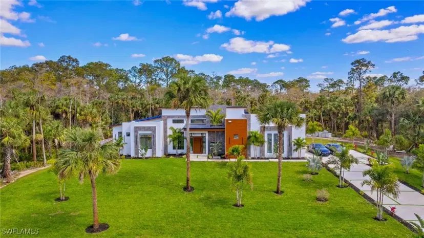 Picture of 390 3Rd St Nw, Naples FL 34120
