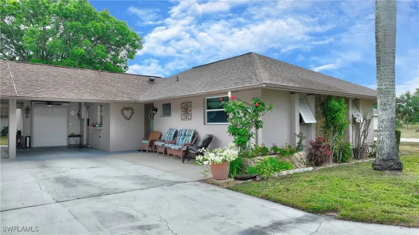 Picture of 219 Oaklawn Ct, Lehigh Acres FL 33936