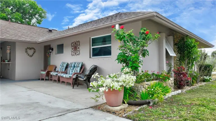 Picture of 219 Oaklawn Ct, Lehigh Acres FL 33936