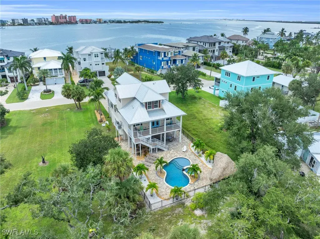 Picture of 830 San Carlos Dr, Fort Myers Beach, FL 33931