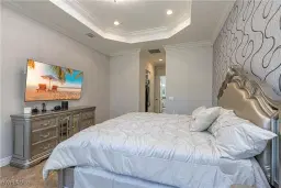 Picture of 3355 Pacific Dr, Naples, FL 34119