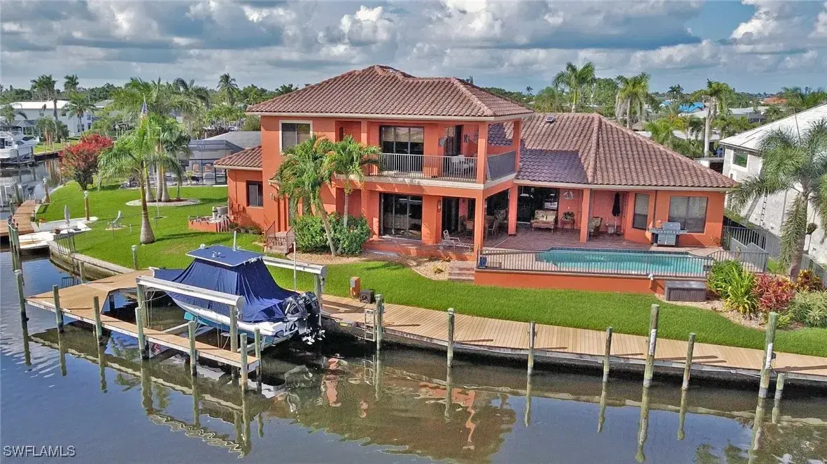 Picture of 447 Avalon Dr, Cape Coral, FL 33904
