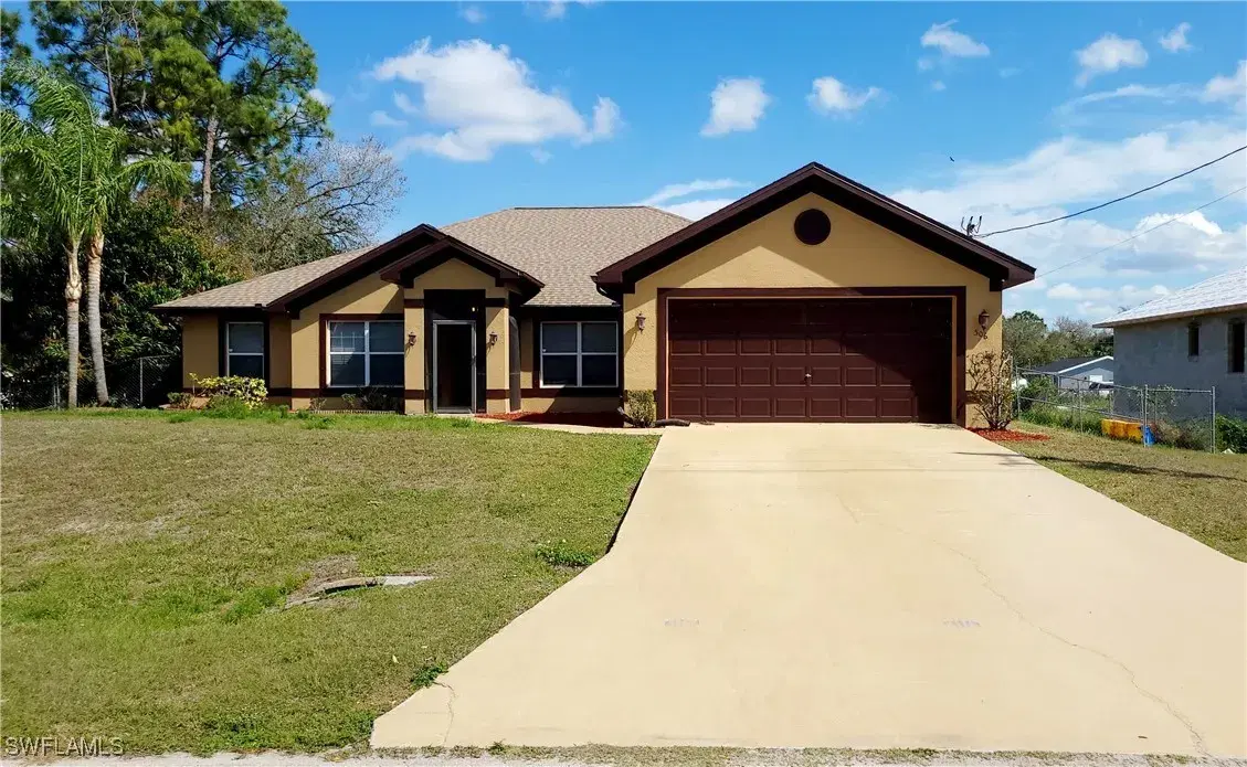 Picture of 506 Desoto Ave, Lehigh Acres, FL 33972