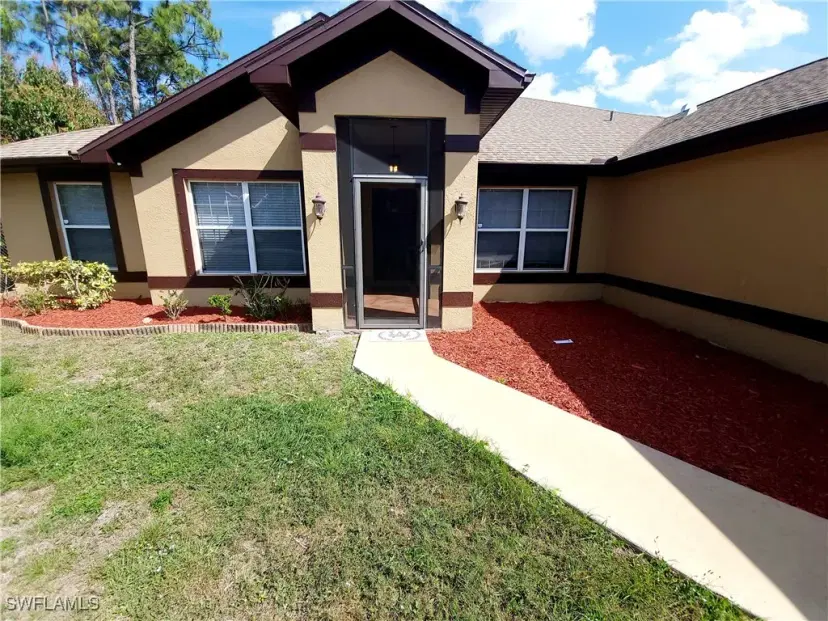 Picture of 506 Desoto Ave, Lehigh Acres FL 33972