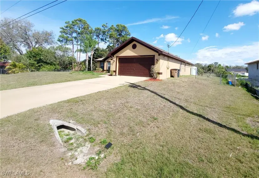 Picture of 506 Desoto Ave, Lehigh Acres FL 33972