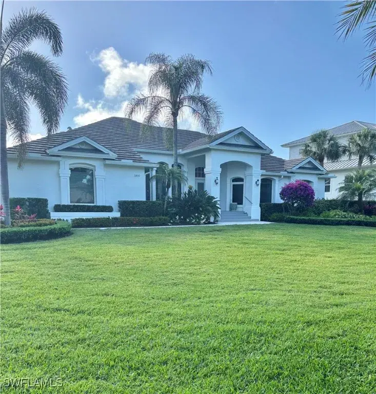 Picture of 1850 Crayton Rd, Naples FL 34102