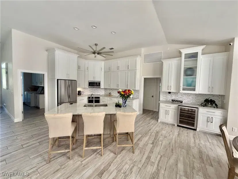 Picture of 1850 Crayton Rd, Naples FL 34102