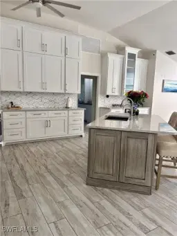 Picture of 1850 Crayton Rd, Naples, FL 34102