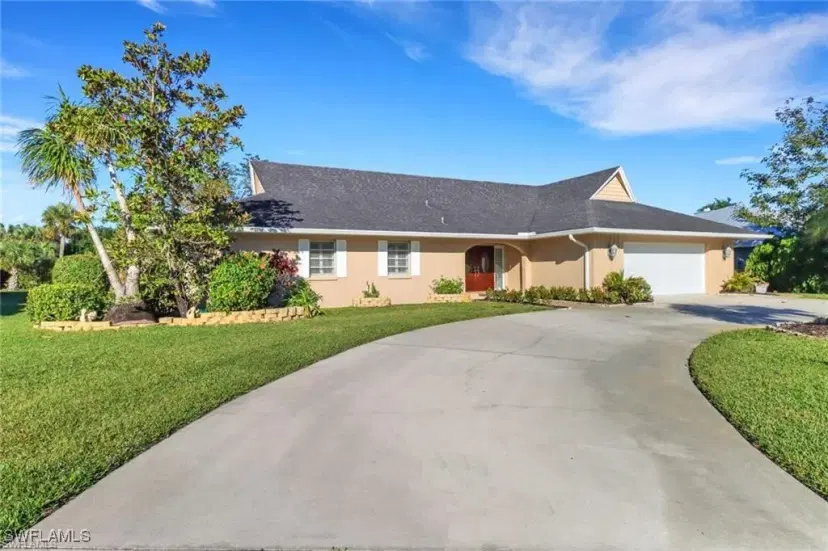 Picture of 449 Cypress Way E, Naples FL 34110