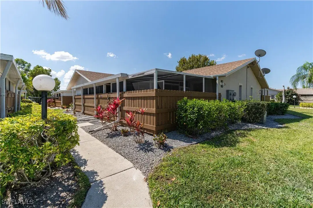 Picture of 15600 Crystal Lake Dr 101, North Fort Myers, FL 33917