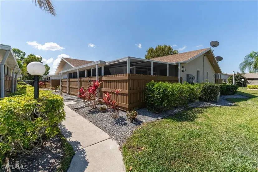 Picture of 15600 Crystal Lake Dr 101, North Fort Myers FL 33917
