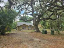 Picture of 140 S Davis St, Labelle, FL 33935