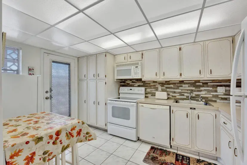 Picture of 2951 NW 46Th Avenue 403, Lauderdale Lakes FL 33313
