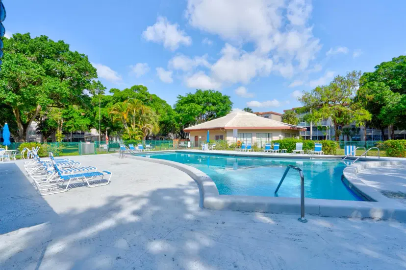 Picture of 2650 NW 49Th Avenue 422, Lauderdale Lakes FL 33313
