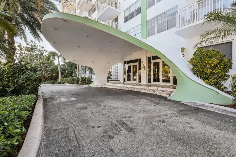 Picture of 2150 Sans Souci Blvd C402, Miami FL 33181