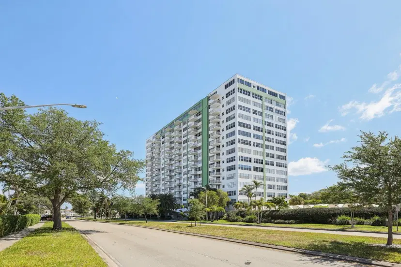 Picture of 2150 Sans Souci Blvd C402, Miami FL 33181