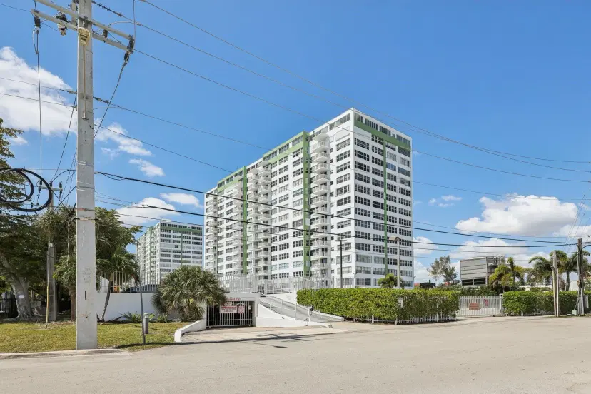 Picture of 2150 Sans Souci Blvd C402, Miami FL 33181