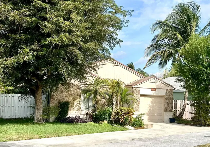 Picture of 11 Mayfield Way, Boynton Beach FL 33426