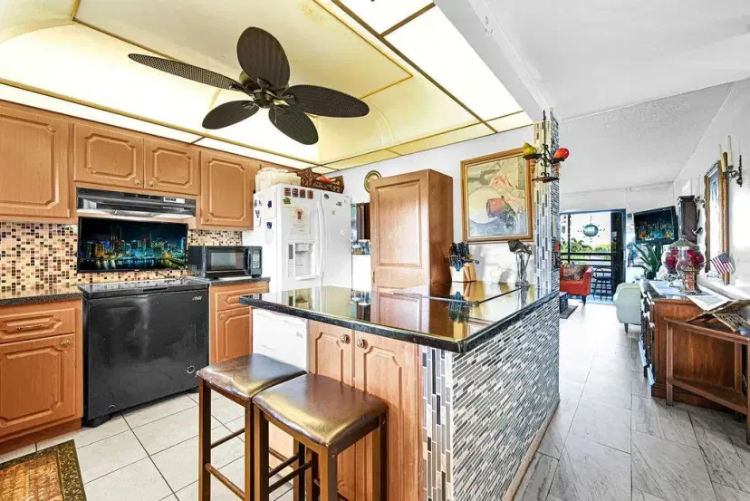 Picture of 10442 Sunrise Lakes Blvd 312, Sunrise FL 33322