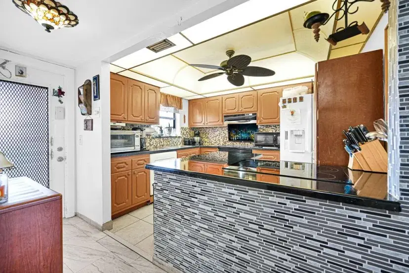 Picture of 10442 Sunrise Lakes Blvd 312, Sunrise FL 33322