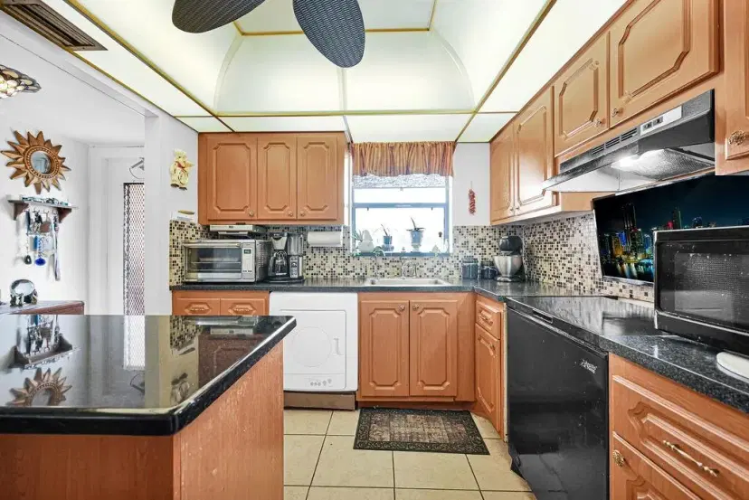Picture of 10442 Sunrise Lakes Blvd 312, Sunrise FL 33322