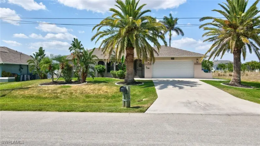 Picture of 423 SE 17Th St, Cape Coral FL 33990