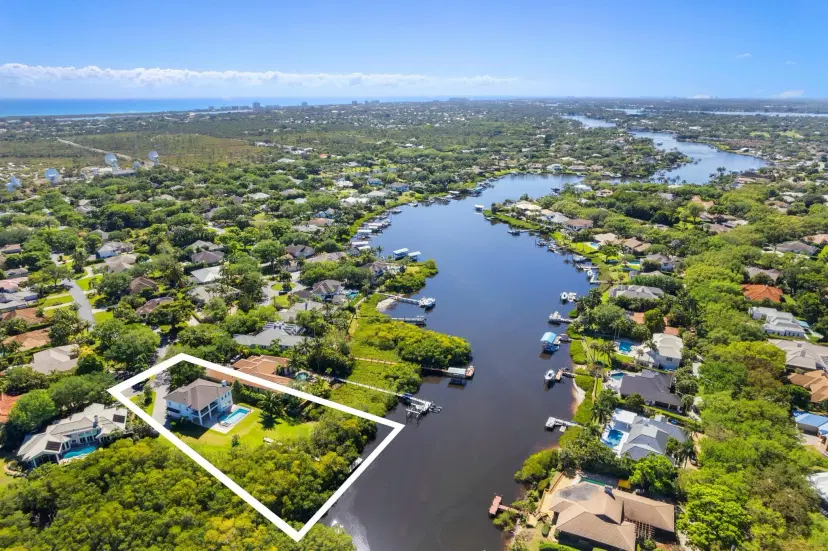 Picture of 10420 SE Ridgeview Circle, Jupiter FL 33469