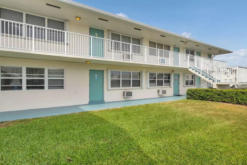 Picture of 620 W Horizons 110, Boynton Beach FL 33435