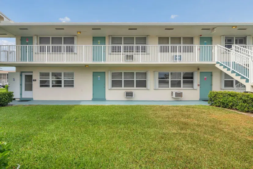 Picture of 620 W Horizons 110, Boynton Beach FL 33435