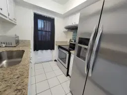 Picture of 1050 E Sample Road 203, Pompano Beach, FL 33064