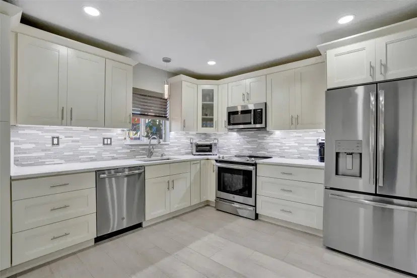 Picture of 2201 NW 83 Ave, Pembroke Pines FL 33024