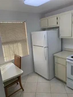 Picture of 2941 N Nob Hill Rd 212, Sunrise, FL 33322