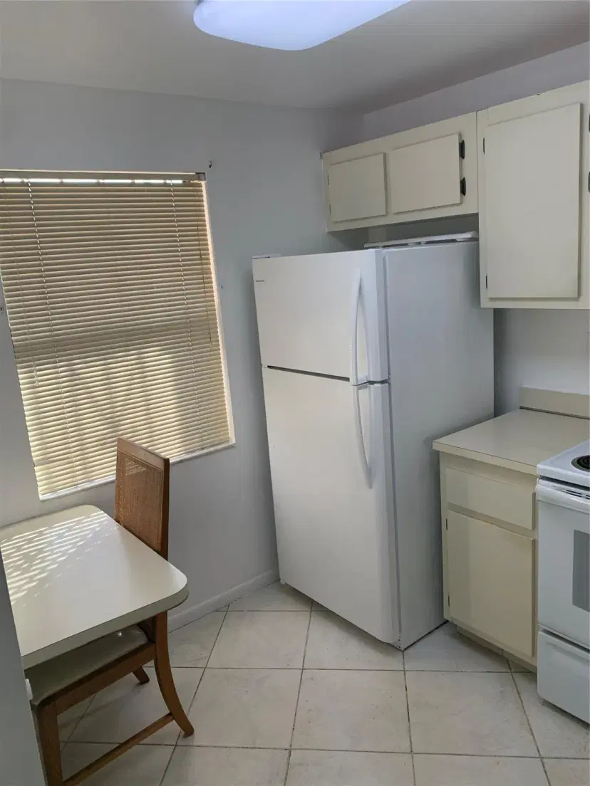Picture of 2941 N Nob Hill Rd 212, Sunrise FL 33322