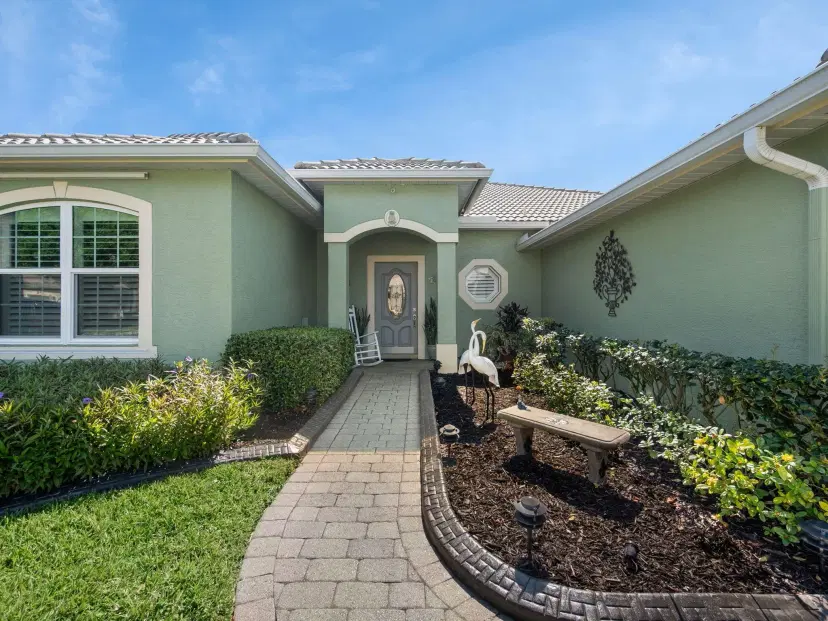Picture of 529 NW Waverly Circle, Port St Lucie FL 34983