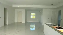 Picture of 911 Dixie Ave, Lehigh Acres, FL 33972