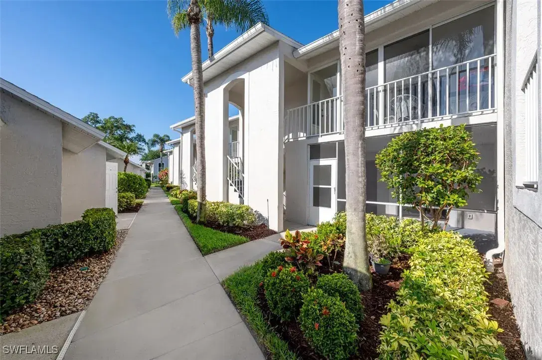 Picture of 433 Country Hollow Ct C105, Naples, FL 34104
