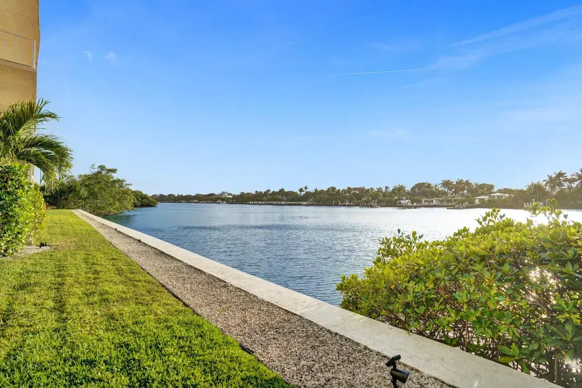 Picture of 3575 S Ocean Boulevard 406, South Palm Beach, FL 33480