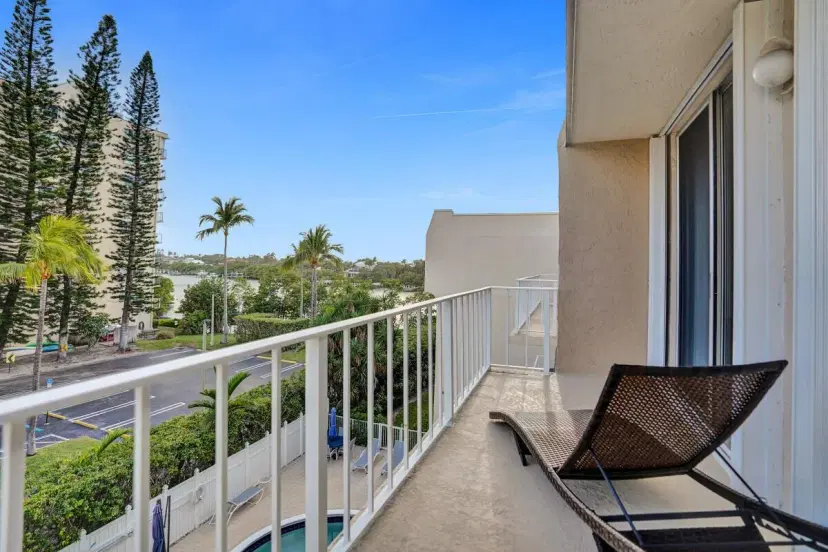 Picture of 3575 S Ocean Boulevard 406, South Palm Beach FL 33480