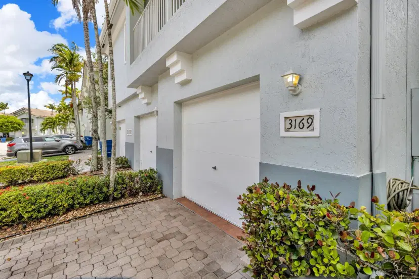 Picture of 3169 Laurel Ridge Circle, Riviera Beach FL 33404