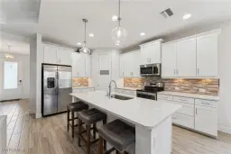 Picture of 14537 Grapevine Dr, Naples, FL 34114