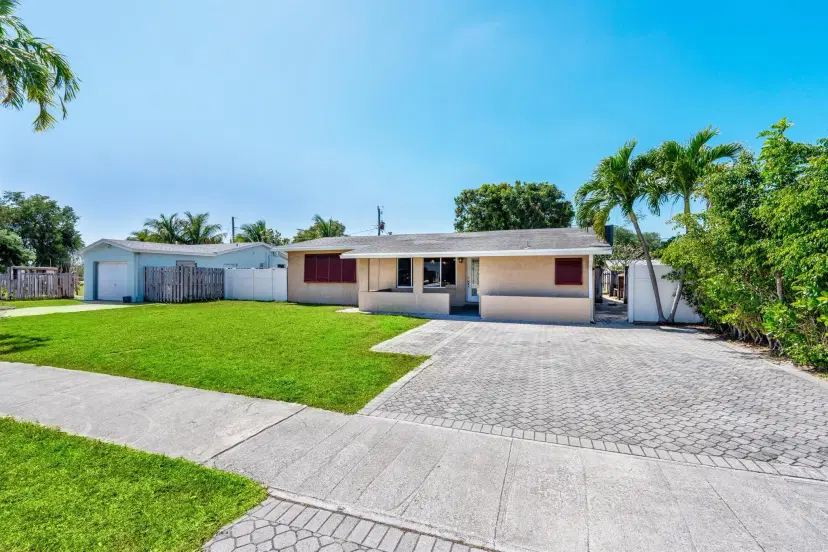 Picture of 271 SE 8Th Avenue, Deerfield Beach FL 33441