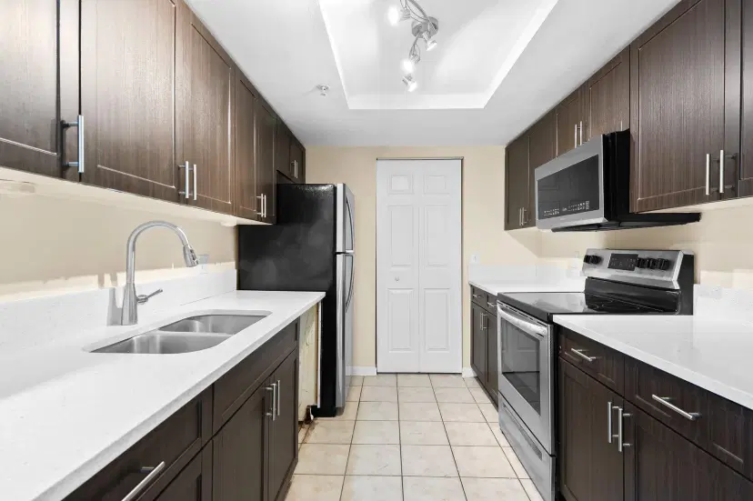 Picture of 4197 N Haverhill Road 204, West Palm Beach FL 33417