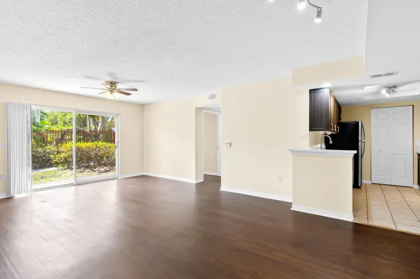 Picture of 4197 N Haverhill Road 204, West Palm Beach FL 33417