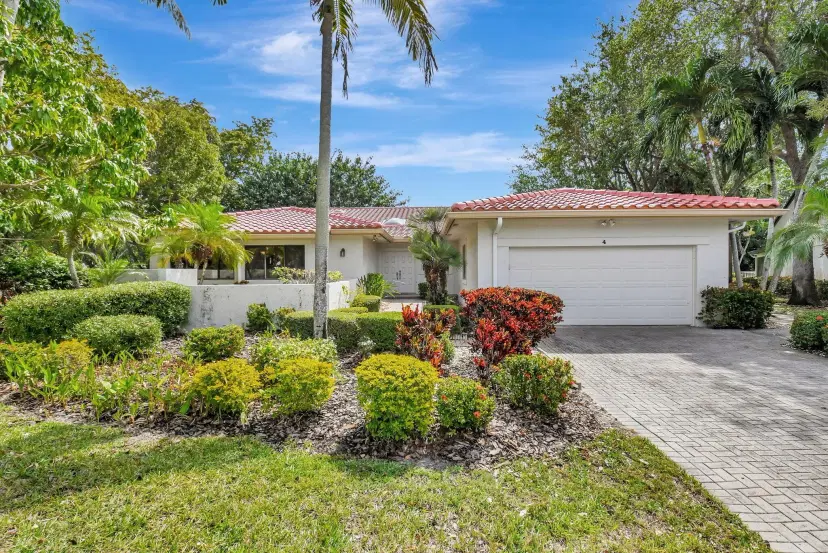 Picture of 4 Bristol Circle, Boynton Beach FL 33436